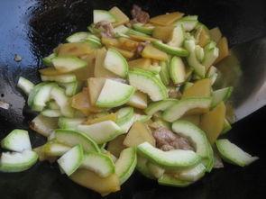 小鸡可以吃角瓜吗,营养与适宜性探讨