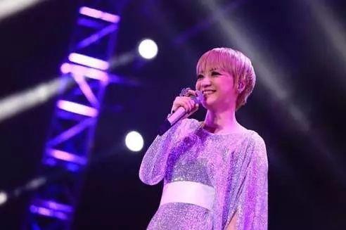 韩国明星听陈慧娴唱歌,跨越国界共赏经典